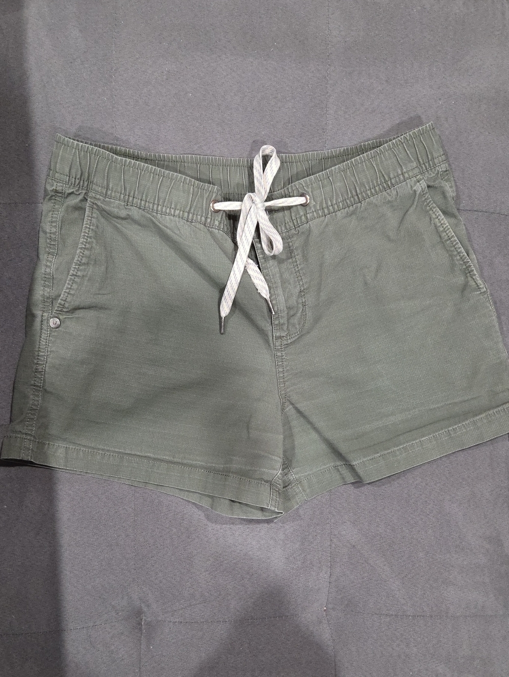Vuori Ripstop Olive Green Drawstring Athletic Shorts Size Small